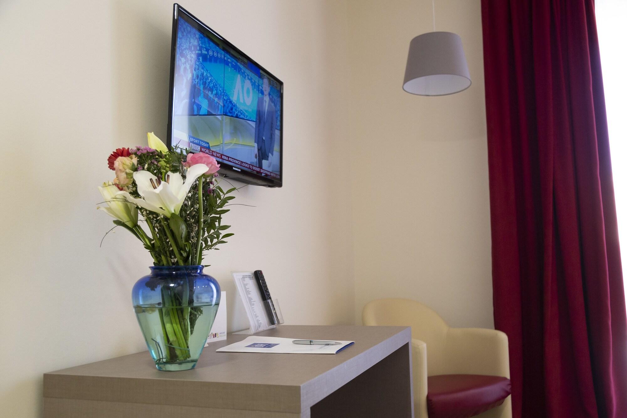 Jr Hotels Bocconi Milano Exterior photo