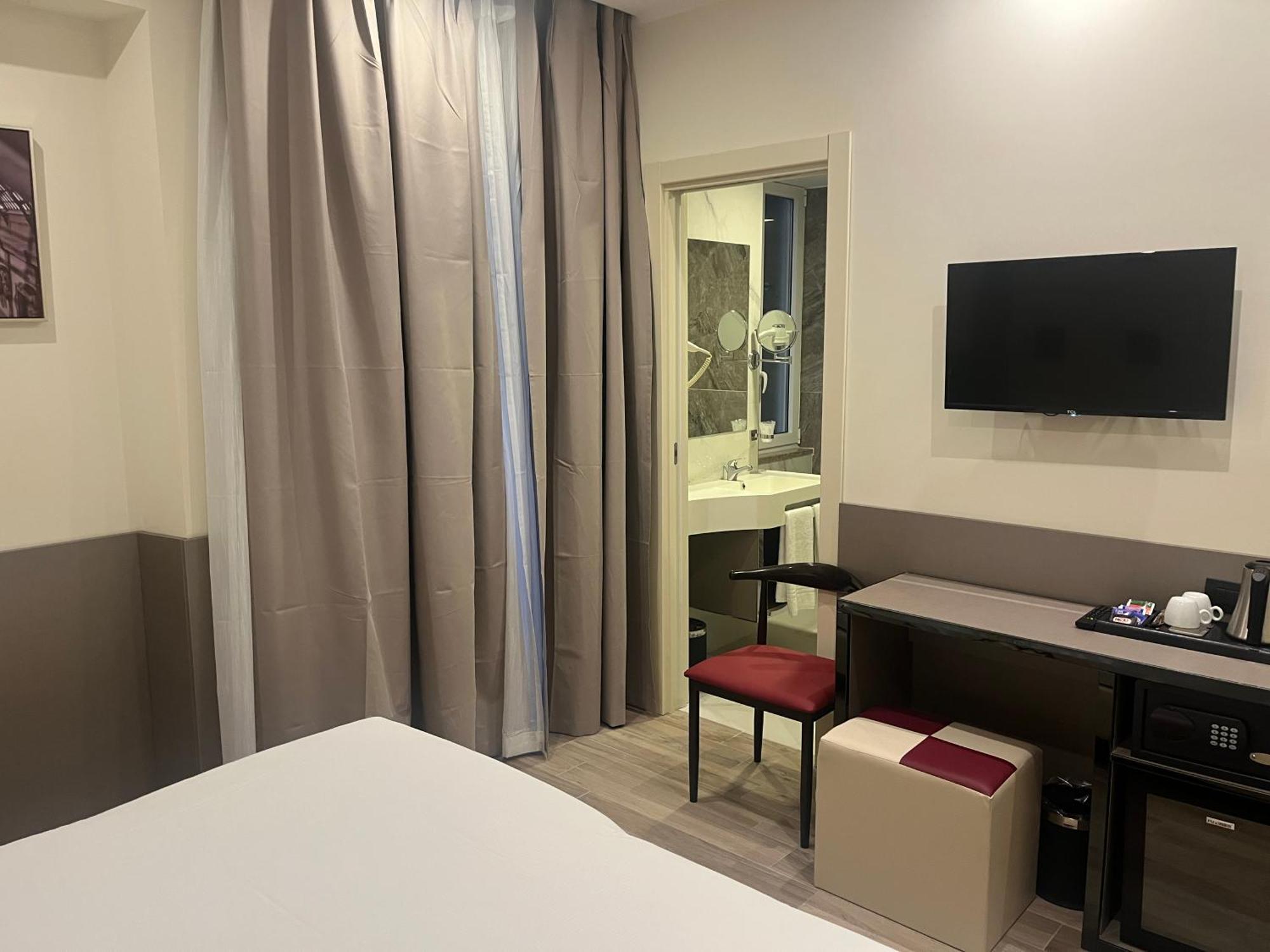 Jr Hotels Bocconi Milano Exterior photo